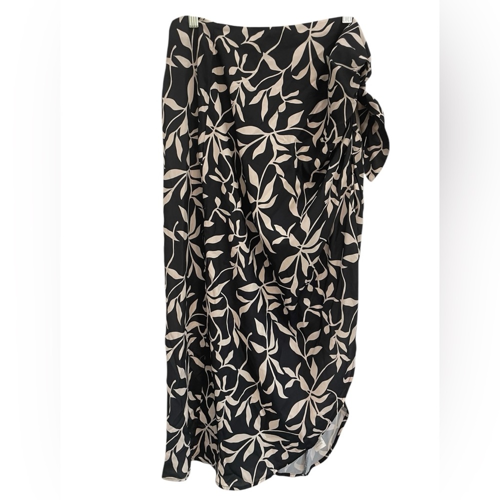 Cupshe Black White Leaf Print Swim Midi Sarong Coverup Tie Waist L NWOT - Picture 6 of 11